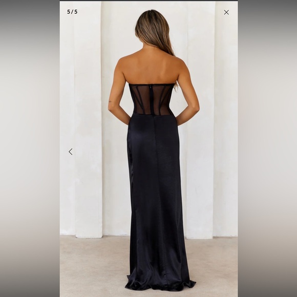 Hello Molly DEAR EMILIA Black Opulent Obsession
Strapless Maxi Dress - Picture 6 of 6
